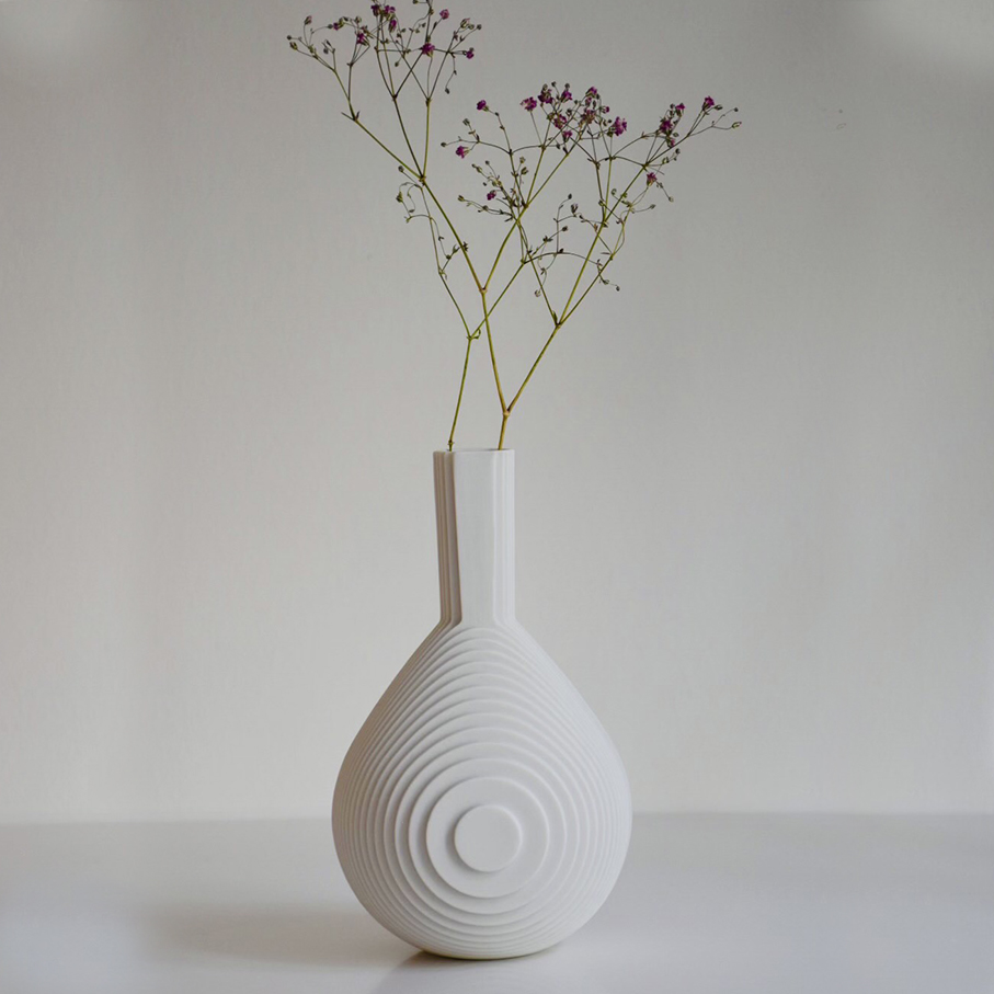 ArchitectMade Flow Drop vase
