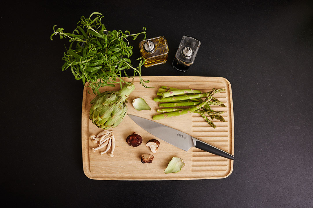 Risvig Chopping board 45x30x3 cm med kokkeknive, 15 & 20 cm