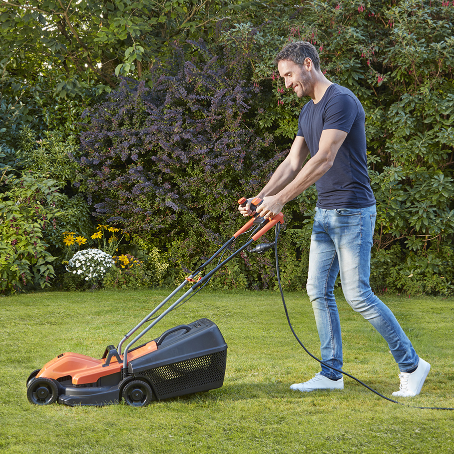 Black+Decker 32cm 1200W plæneklipper